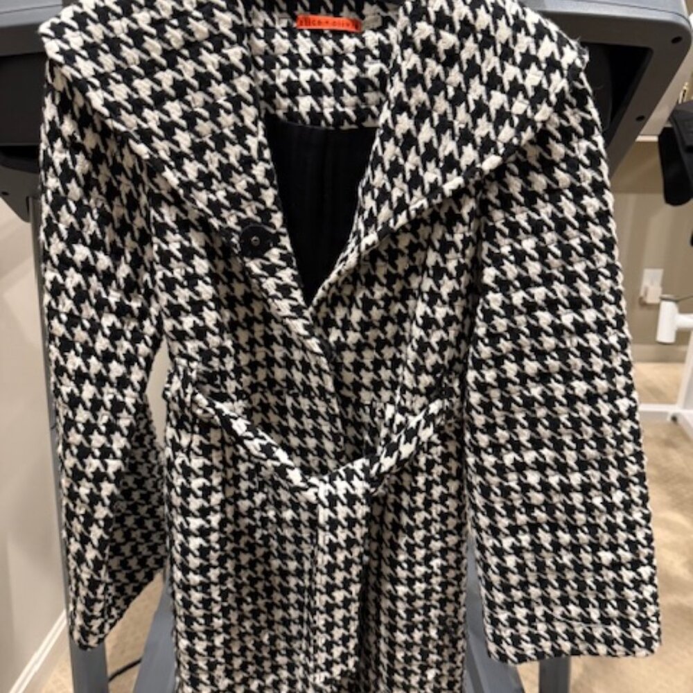 Beautiful Alice + Olivia B&W Check 3/4 Length Coat - Size M